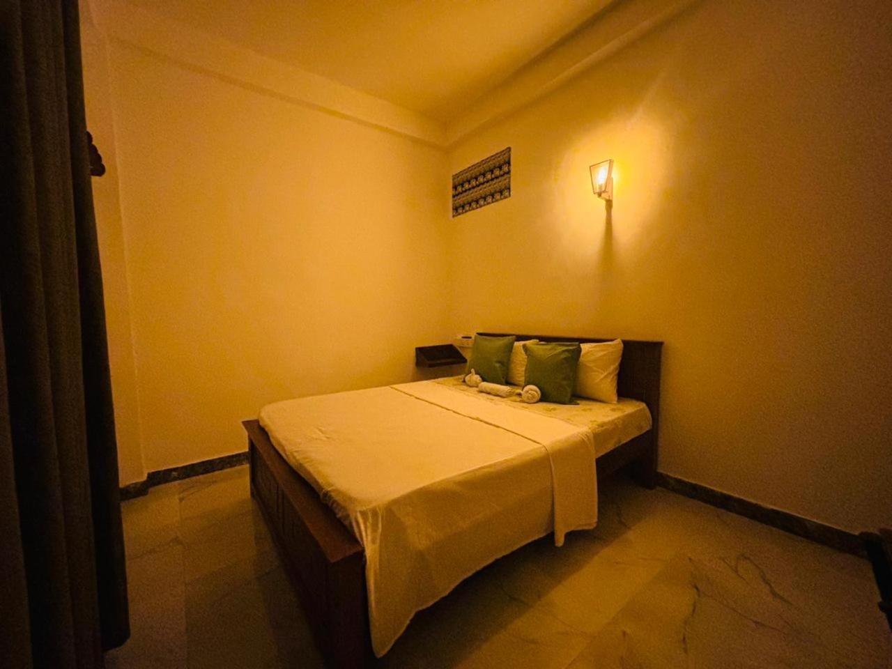 Jaya Villa - Near Airport Negombo Buitenkant foto