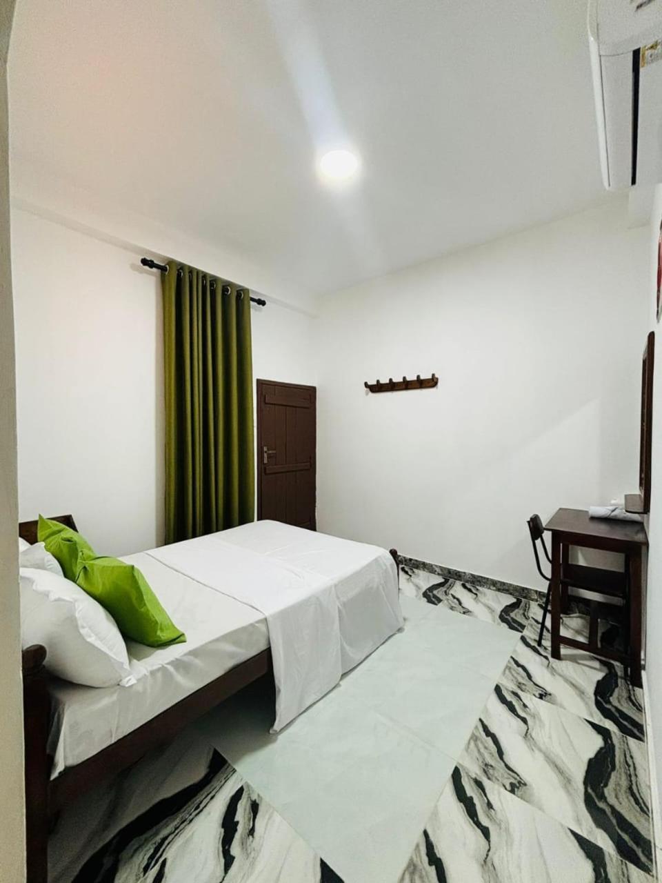 Jaya Villa - Near Airport Negombo Buitenkant foto