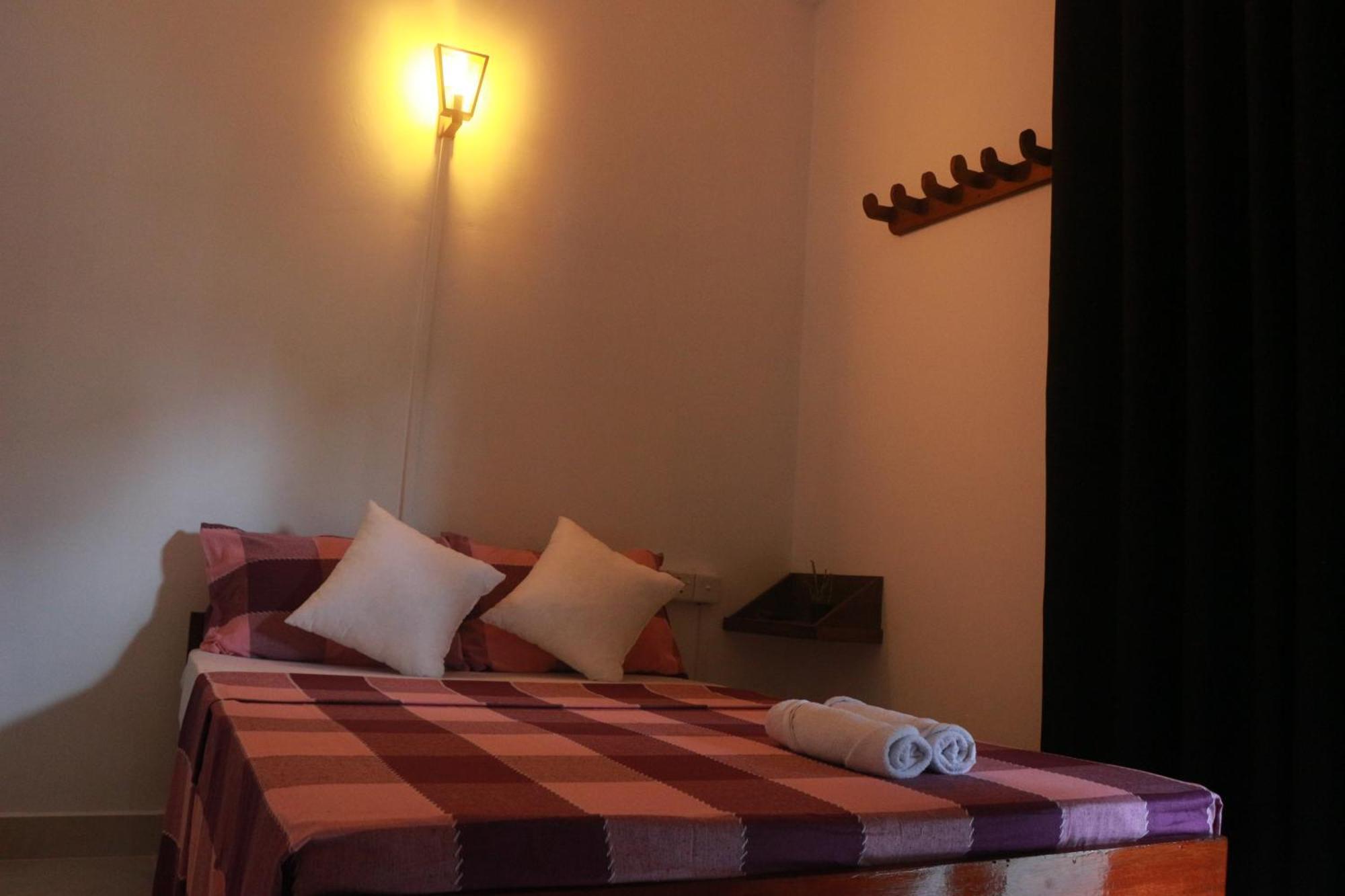 Jaya Villa - Near Airport Negombo Buitenkant foto