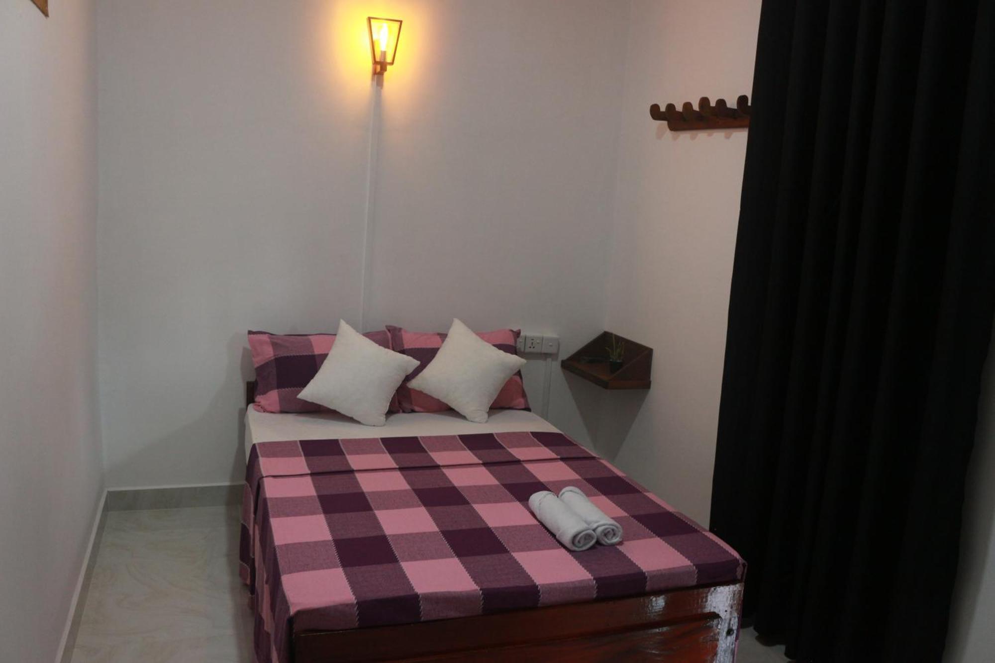 Jaya Villa - Near Airport Negombo Buitenkant foto