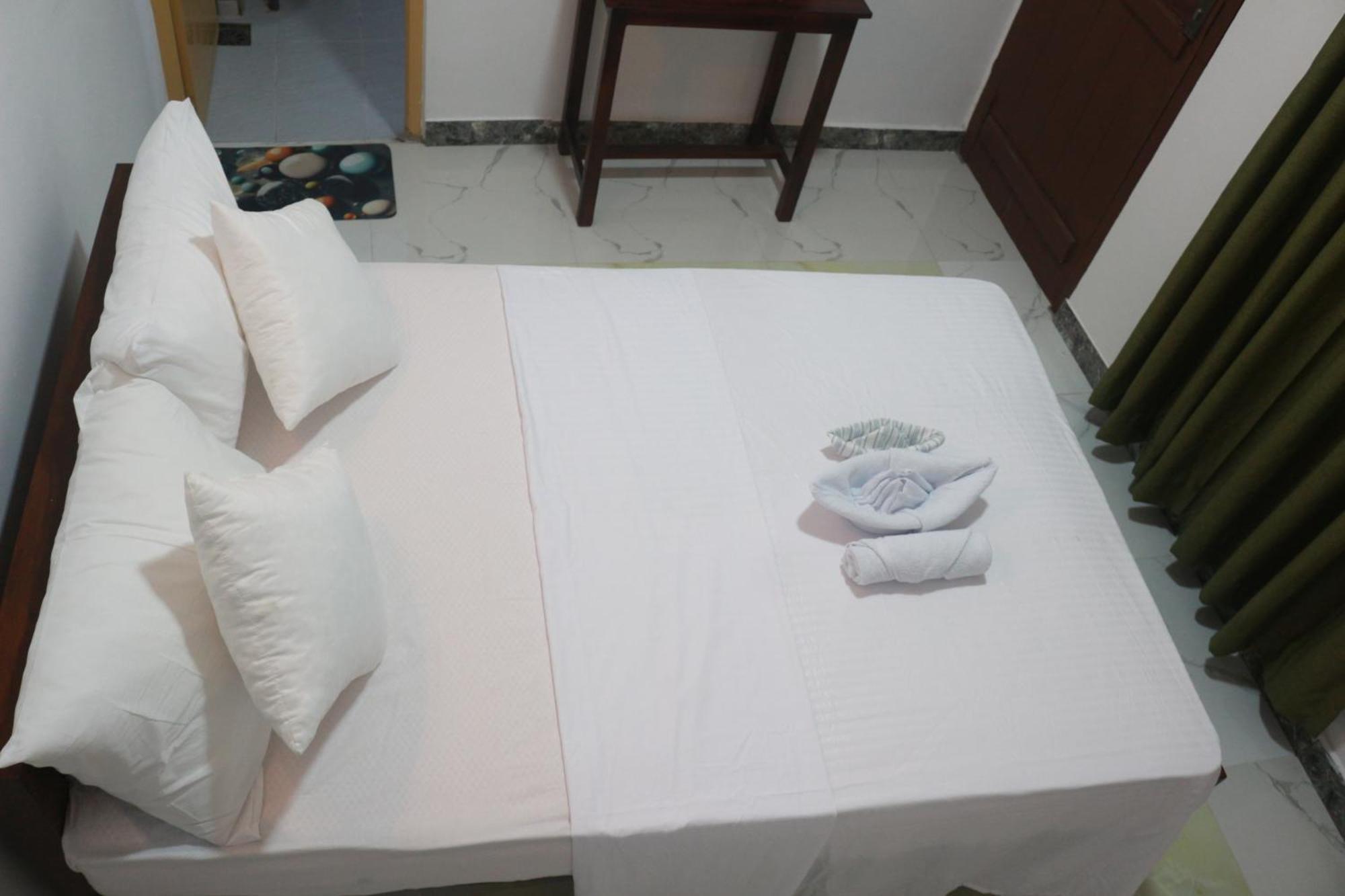 Jaya Villa - Near Airport Negombo Buitenkant foto