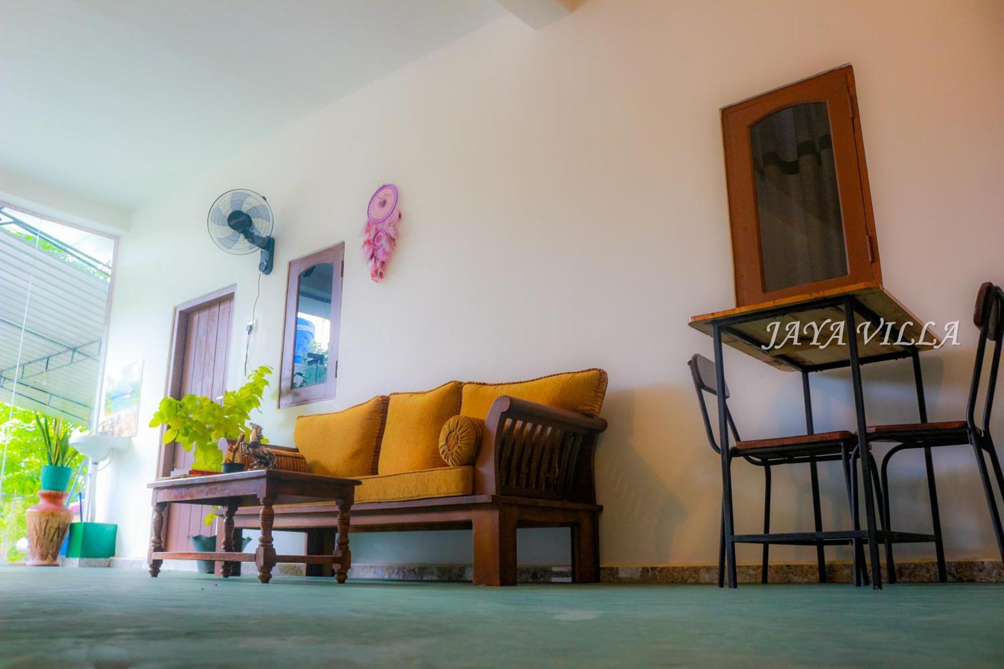 Jaya Villa - Near Airport Negombo Buitenkant foto